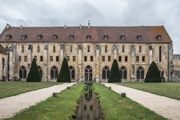 Abadía cisterciense de Royaumont en cister .org