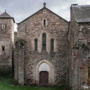 Fachada oeste de la iglesia de la abadía cisterciense de Bonnecombe
