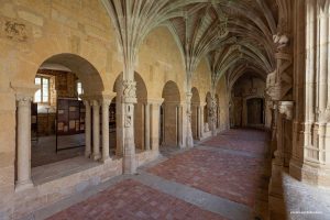 La arquitectura cisterciense de la Abbaye de Cadouin