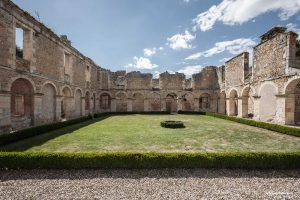 La arquitectura cisterciense de la Abbaye de Fontmorigny