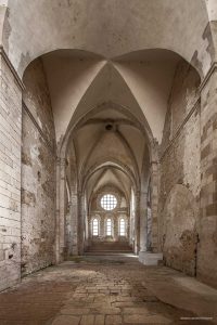 La arquitectura cisterciense de la Abbaye de Fontmorigny