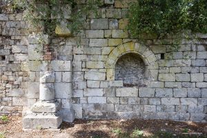 La arquitectura cisterciense de la Abbaye de La Cour Dieu