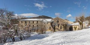 Abbaye de Valcroissant del císter en arquitectura cisterciense