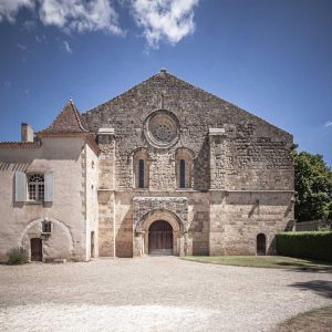 Fachada oeste de la iglesia cisterciense de Flaran
