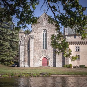 Fachada oeste de la iglesia cisterciense de Loc-dieu