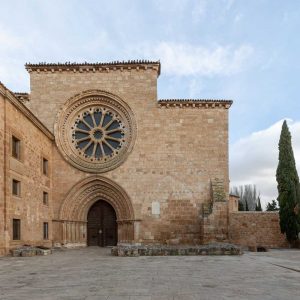 Fachada oeste de la iglesia cisterciense de Santa María de Huerta