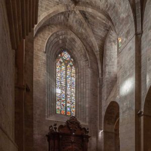 Fachada oeste de la iglesia cisterciense de Santes Creus