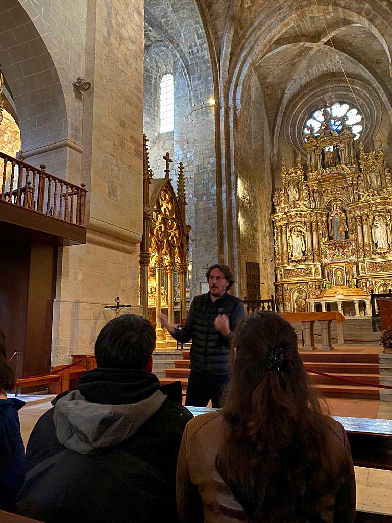 La iglesia es impresionante. Más allá de los añadidos posteriores.